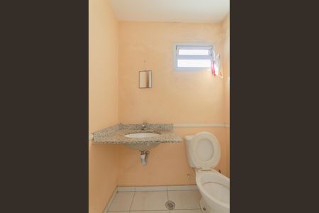 Casa à venda com 167m², 2 quartos e 2 vagas Casa à venda com 167m², 2 quartos e 2 vagasBanheiro 1