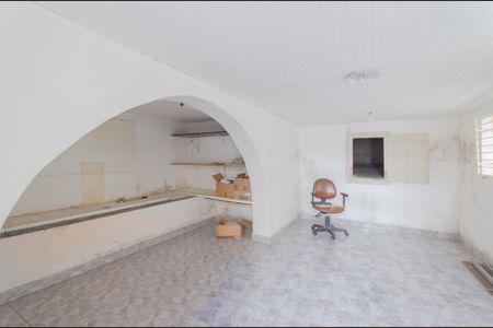 Casa à venda com 167m², 2 quartos e 2 vagas Casa à venda com 167m², 2 quartos e 2 vagasSotão