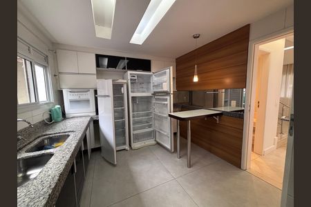 Casa de condomínio à venda com 240m², 4 quartos e 2 vagasCozinha