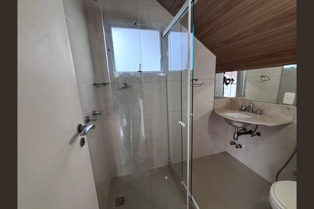 Casa de condomínio à venda com 240m², 4 quartos e 2 vagasBanheiro