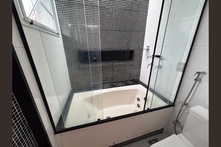Casa de condomínio à venda com 240m², 4 quartos e 2 vagasBanheiro do Quarto 2