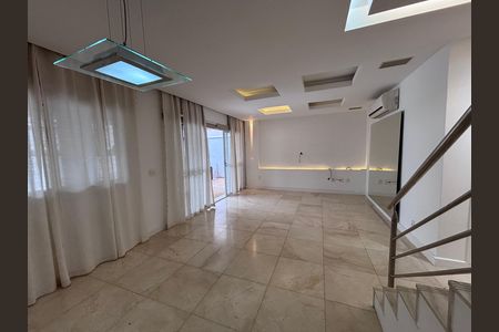 Casa de condomínio à venda com 240m², 4 quartos e 2 vagasSala