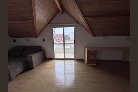 Casa de condomínio à venda com 240m², 4 quartos e 2 vagasSótão 