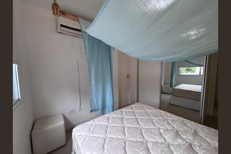 Casa de condomínio à venda com 240m², 4 quartos e 2 vagasQuarto 3