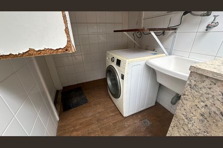 Casa de condomínio à venda com 240m², 4 quartos e 2 vagasÁrea de Serviço