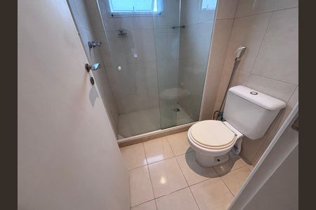 Casa de condomínio à venda com 240m², 4 quartos e 2 vagasBanheiro quarto canadense 3 e 4