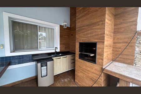 Casa de condomínio à venda com 240m², 4 quartos e 2 vagasChurrasqueira
