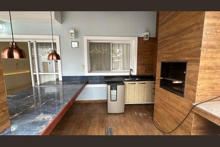 Casa de condomínio à venda com 240m², 4 quartos e 2 vagasChurrasqueira
