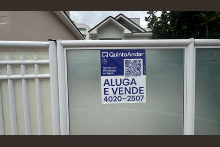 Casa de condomínio à venda com 240m², 4 quartos e 2 vagasPlaquinha 