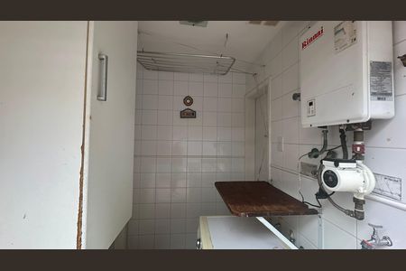Casa de condomínio à venda com 240m², 4 quartos e 2 vagasÁrea de Serviço