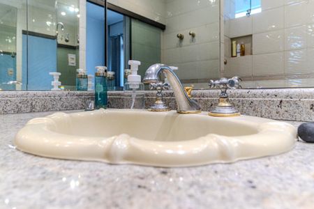 Apartamento à venda com 96m², 3 quartos e sem vagaBanheiro da Suíte