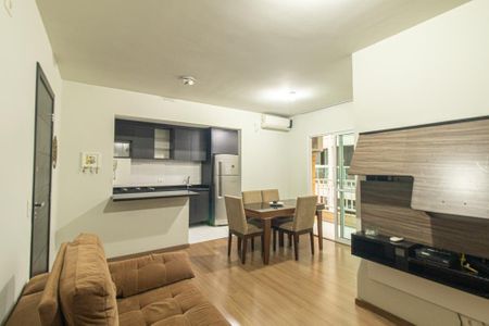 Apartamento para alugar com 70m², 2 quartos e 1 vagaSala