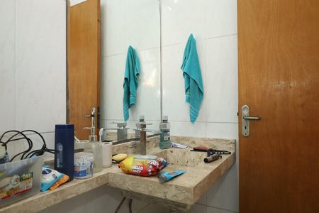 Casa à venda com 120m², 3 quartos e 2 vagasBanheiro 1 - Suíte