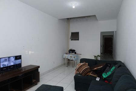Casa à venda com 120m², 3 quartos e 2 vagasSala