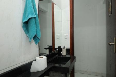 Casa à venda com 120m², 3 quartos e 2 vagasBanheiro 3 - Lavabo