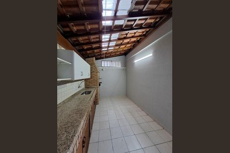 Casa para alugar com 162m², 3 quartos e 4 vagas Casa para alugar com 162m², 3 quartos e 4 vagasQuintal