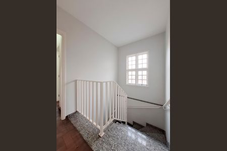 Casa para alugar com 162m², 3 quartos e 4 vagas Casa para alugar com 162m², 3 quartos e 4 vagasHall