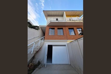 Casa para alugar com 162m², 3 quartos e 4 vagas Casa para alugar com 162m², 3 quartos e 4 vagasFachada interna