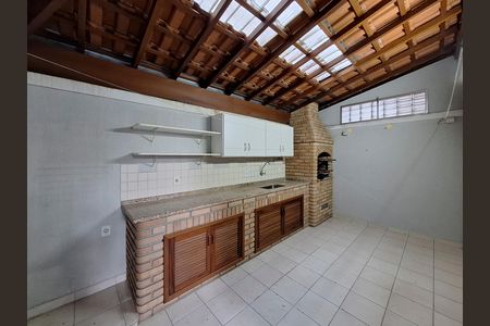 Casa para alugar com 162m², 3 quartos e 4 vagas Casa para alugar com 162m², 3 quartos e 4 vagasQuintal
