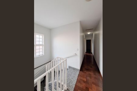 Casa para alugar com 162m², 3 quartos e 4 vagas Casa para alugar com 162m², 3 quartos e 4 vagasHall