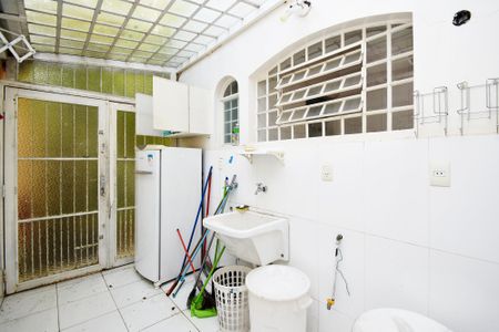 lavanderia de casa à venda com 4 quartos, 651m² em Alto de Pinheiros, São Paulo