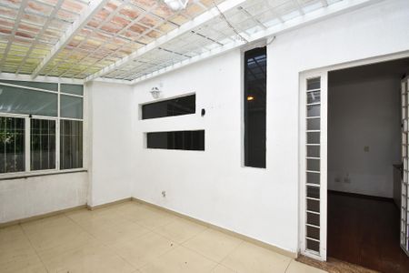 Jardim de inverno sala 2 de casa à venda com 4 quartos, 651m² em Alto de Pinheiros, São Paulo