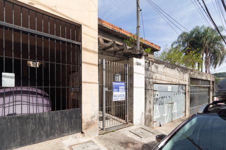 Casa para alugar com 120m², 3 quartos e sem vaga Casa para alugar com 120m², 3 quartos e sem vagaFachada