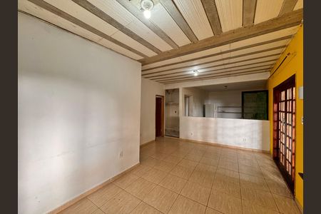 Casa para alugar com 69m², 2 quartos e sem vagaSala