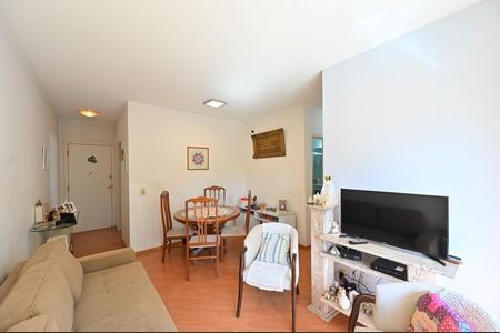 Apartamento à venda com 61m², 2 quartos e 2 vagasSala