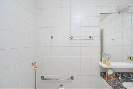 Apartamento à venda com 61m², 2 quartos e 2 vagasBanheiro da Suíte