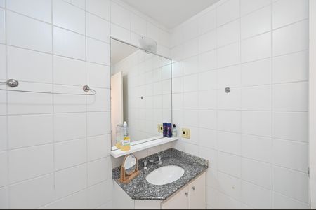 Apartamento à venda com 61m², 2 quartos e 2 vagasBanheiro da Suíte