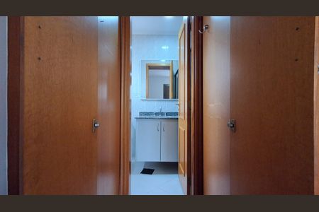 Apartamento para alugar com 75m², 2 quartos e 1 vaga Apartamento para alugar com 75m², 2 quartos e 1 vagaBanheiro Suíte