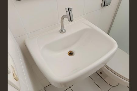 Apartamento para alugar com 63m², 2 quartos e sem vaga Apartamento para alugar com 63m², 2 quartos e sem vagaBanheiro