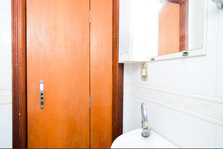 Casa à venda com 250m², 3 quartos e 5 vagasBanheiro Social -Lavabo