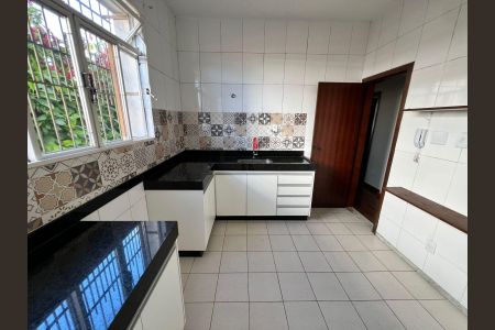 Cozinha de apartamento para alugar com 3 quartos, 88m² em Nova Vista, Belo Horizonte
