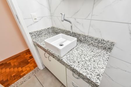 Apartamento à venda com 73m², 2 quartos e 1 vaga Apartamento à venda com 73m², 2 quartos e 1 vagaBanheiro