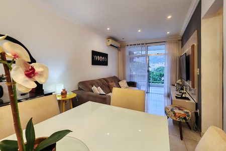 Apartamento à venda com 86m², 2 quartos e 1 vaga Apartamento à venda com 86m², 2 quartos e 1 vagaSala
