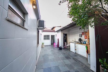 Casa à venda com 160m², 3 quartos e 2 vagas
