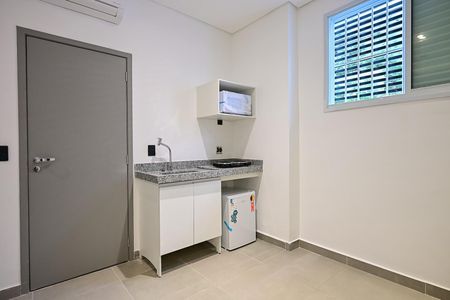 Cozinha de kitnet/studio para alugar com 1 quarto, 18m² em Lapa de Baixo, São Paulo