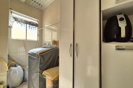 Apartamento à venda com 72m², 2 quartos e 1 vaga Apartamento à venda com 72m², 2 quartos e 1 vagaÁrea de Serviço