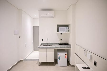 Cozinha de kitnet/studio para alugar com 1 quarto, 15m² em Lapa de Baixo, São Paulo