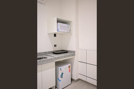 Cozinha de kitnet/studio para alugar com 1 quarto, 15m² em Lapa de Baixo, São Paulo