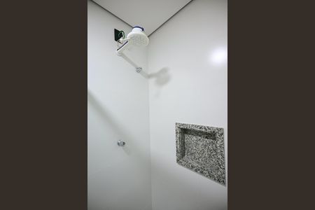 Banheiro de kitnet/studio para alugar com 1 quarto, 32m² em Lapa de Baixo, São Paulo