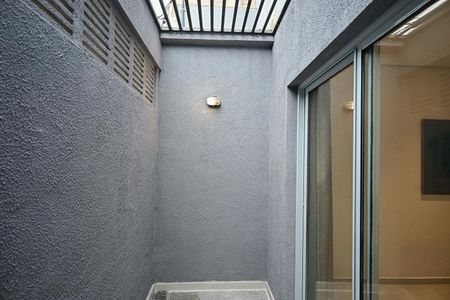 Varanda de kitnet/studio para alugar com 1 quarto, 28m² em Lapa de Baixo, São Paulo
