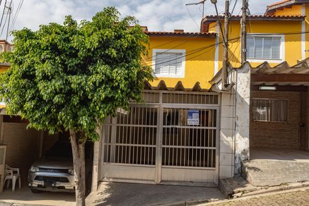 Casa de condomínio à venda com 320m², 2 quartos e 2 vagasFachada da casa 