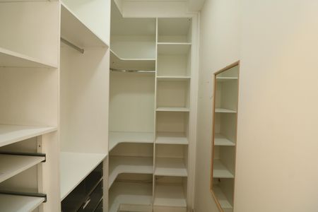 Apartamento à venda com 85m², 2 quartos e 2 vagasCloset