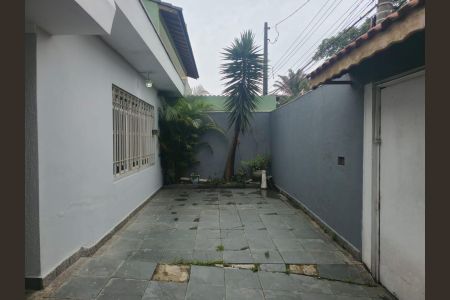 Casa para alugar com 220m², 3 quartos e 4 vagas Casa para alugar com 220m², 3 quartos e 4 vagasGaragem