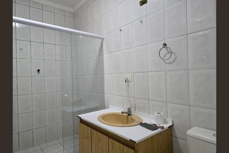 Casa para alugar com 220m², 3 quartos e 4 vagas Casa para alugar com 220m², 3 quartos e 4 vagasBanheiro Social