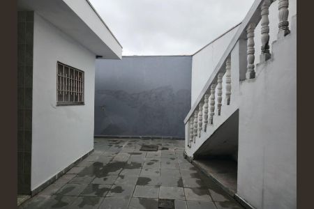 Casa para alugar com 220m², 3 quartos e 4 vagas Casa para alugar com 220m², 3 quartos e 4 vagasGaragem
