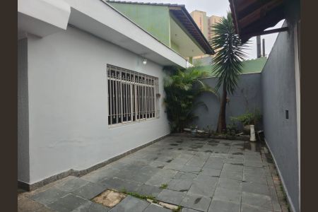 Casa para alugar com 220m², 3 quartos e 4 vagas Casa para alugar com 220m², 3 quartos e 4 vagasGaragem